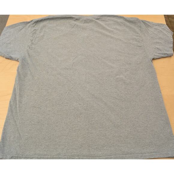 🍀Mens XL Gildan Tee - Picture 2 of 4